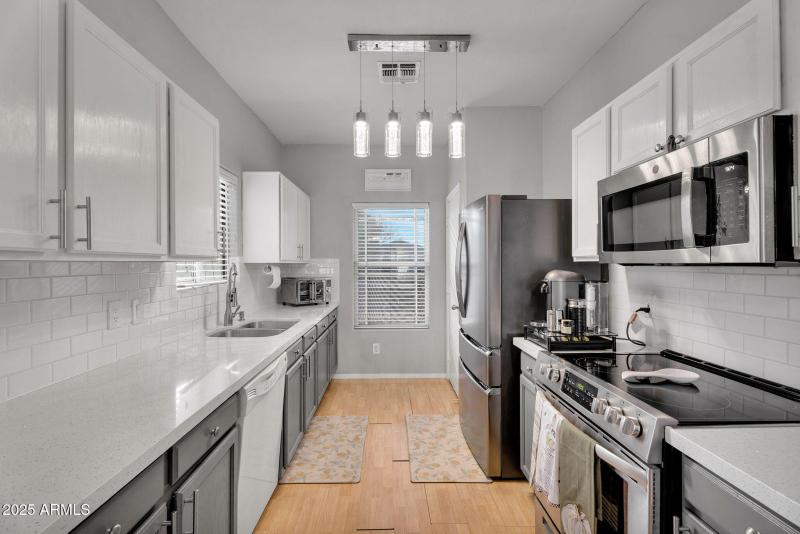 7-web-or-mls-13122 W Calavar Rd-9