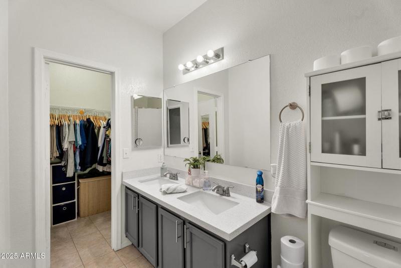 18-web-or-mls-13122 W Calavar Rd-17 (2)