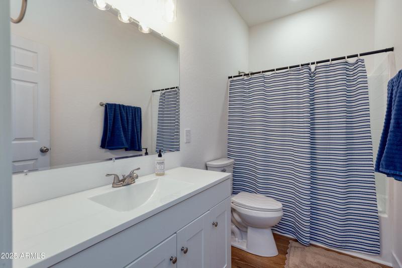 033_photo_33_799_cobble_lane_taylor_lind