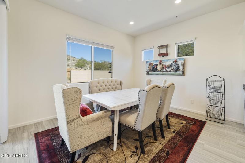 Dinig Room Faces Mountain