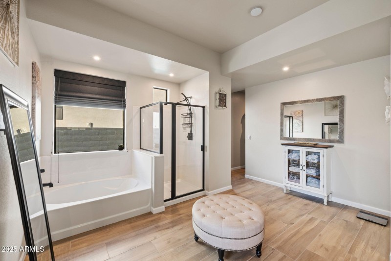 mls_089-Primary Bathroom