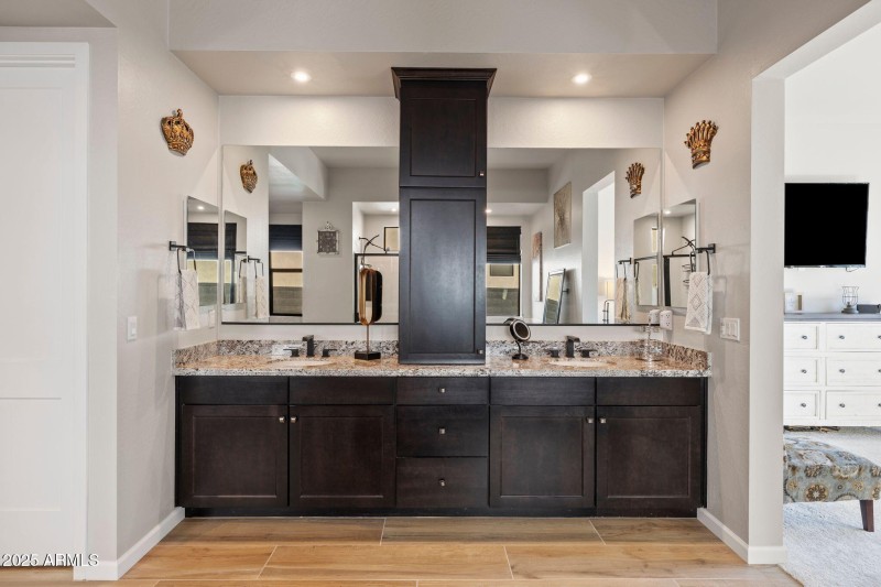 mls_095-Primary Bathroom