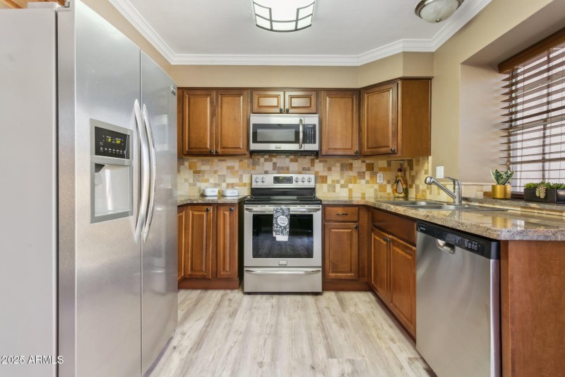 10-web-or-mls-4601-n-102nd-ave-unit-1055