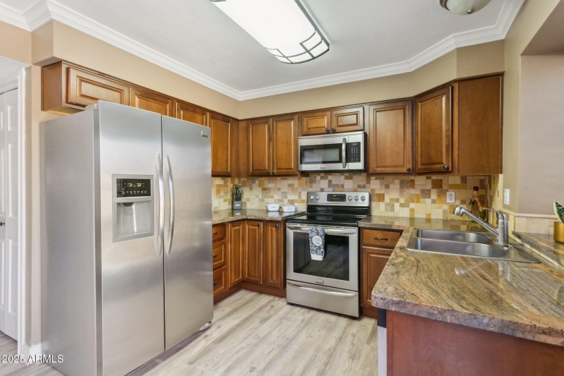 11-web-or-mls-4601-n-102nd-ave-unit-1055