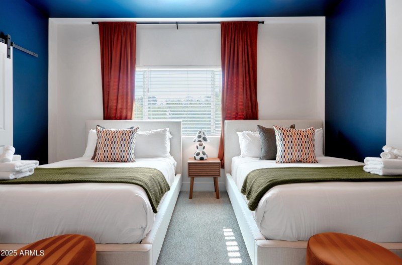 PropertyImageCo_3229ECampbellAve_WEB_18