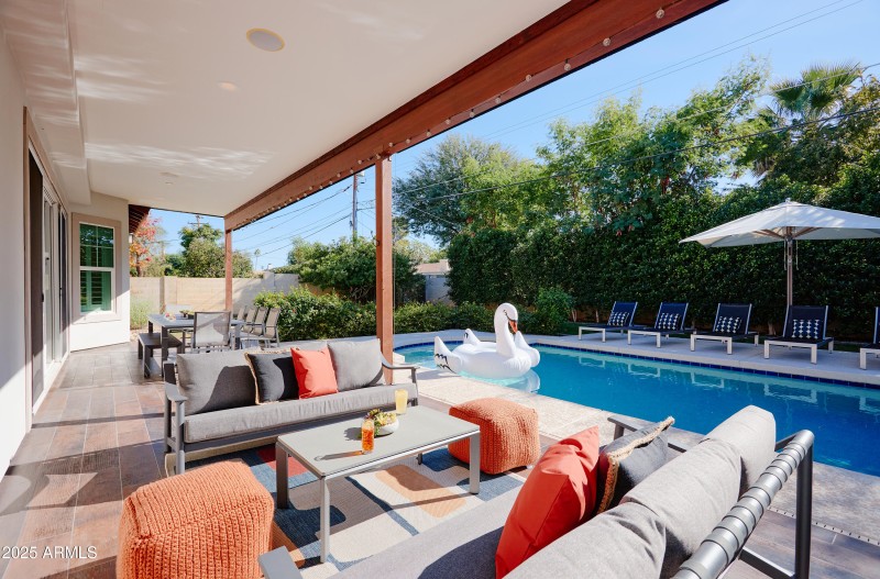 PropertyImageCo_3229ECampbellAve_WEB_44