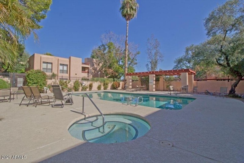 Community Pool & Spa