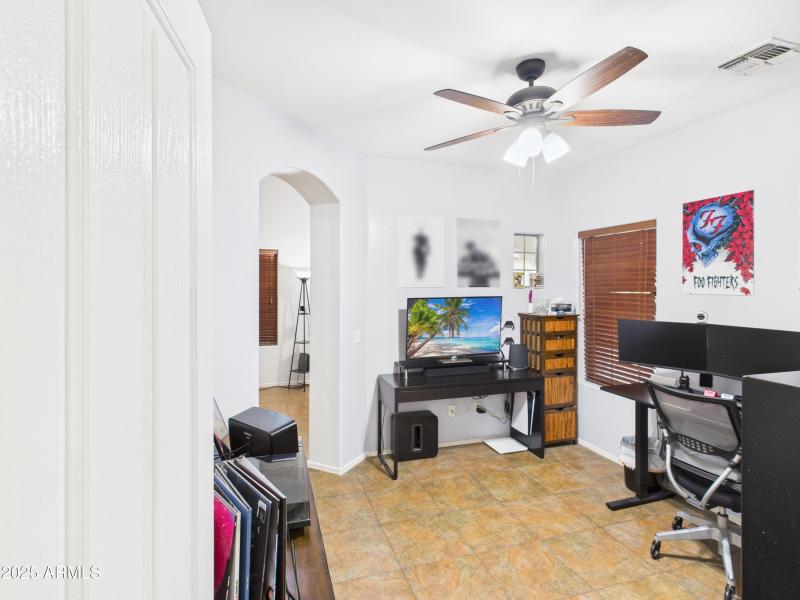 CAM04435G0-PR0019-STILL015