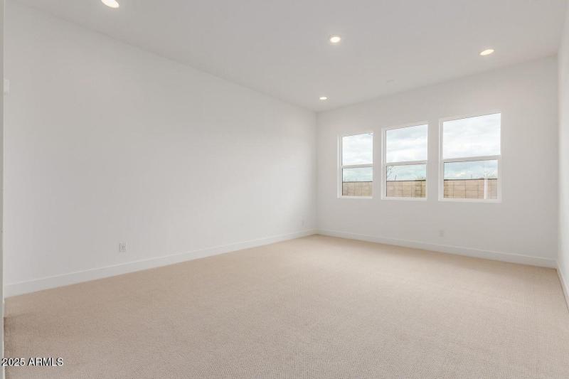 20250304230556455330000000-o