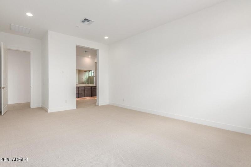 20250304230602994404000000-o