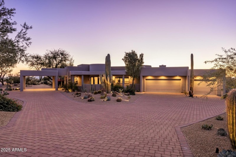 054_Huge Paver Drive