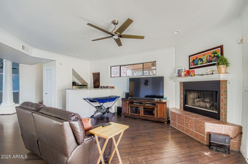 1543 E Mission Ln - Web Quality - 010 -