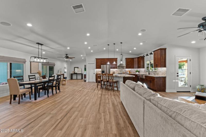 56-web-or-mls-DSC00729