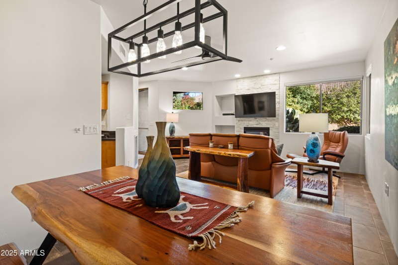 JL_520JordanRd-Unit2-interiors-CommonAre