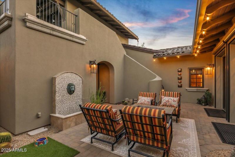 05-Front Court Yards