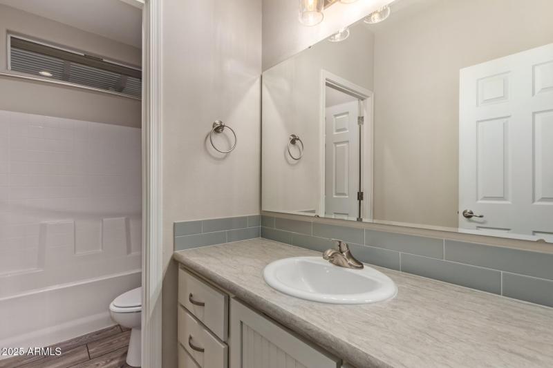 3301 S Goldfield RD 6039