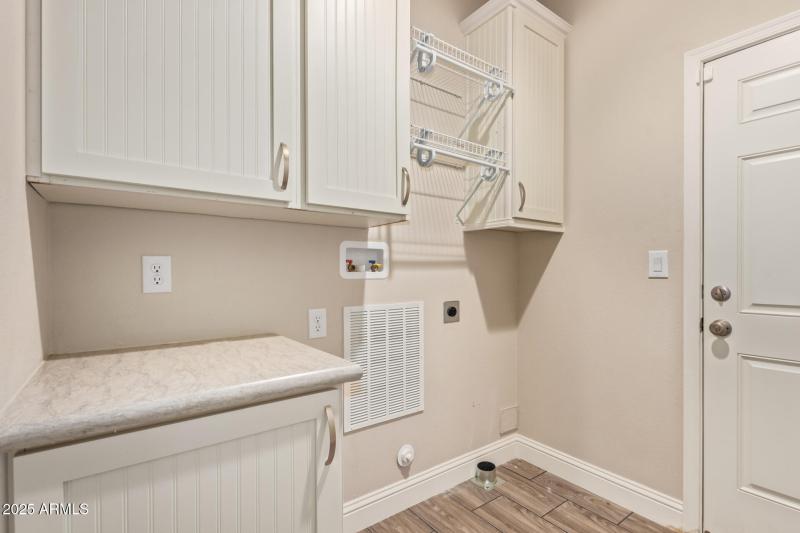 3301 S Goldfield RD 6039