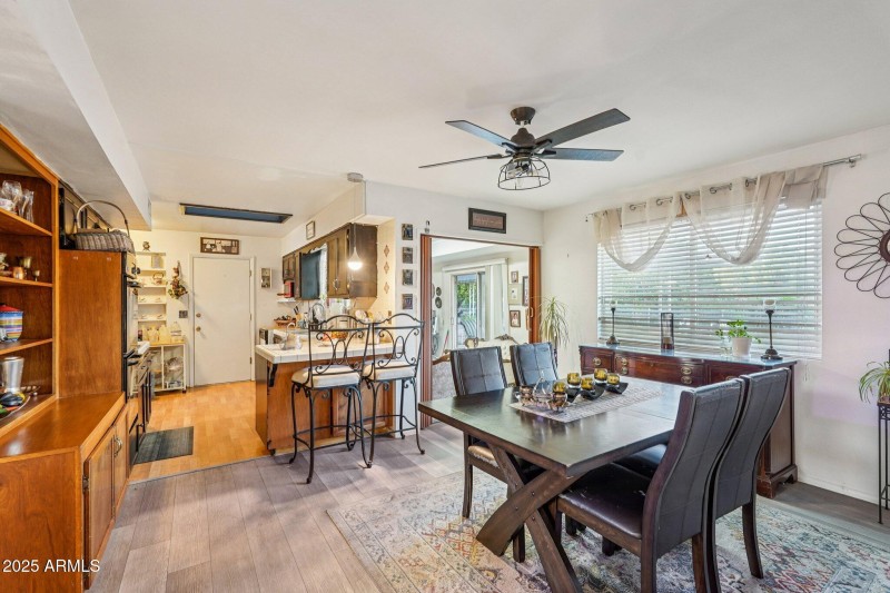 15-web-or-mls-W Connecticut Ave-S2511-01