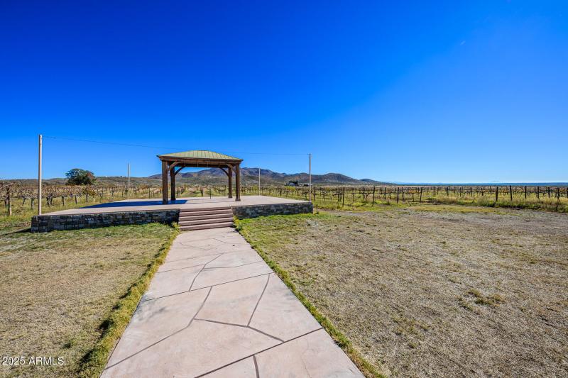 014 - 2909 E. Country Club Drive