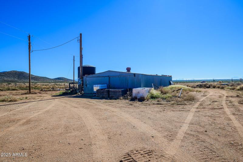 016 - 2909 E. Country Club Drive