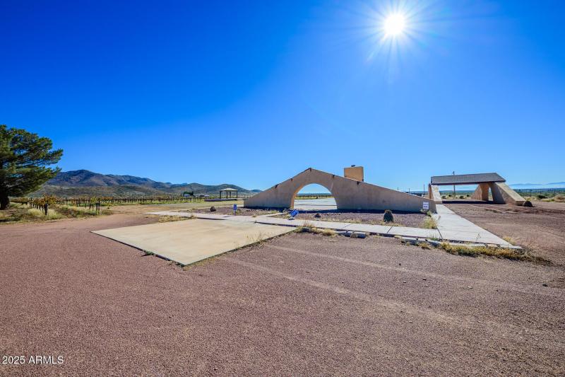 010 - 2909 E. Country Club Drive