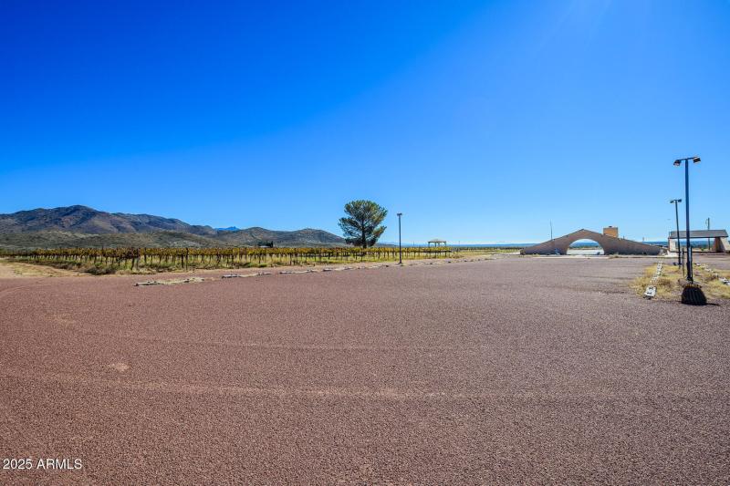 004 - 2909 E. Country Club Drive