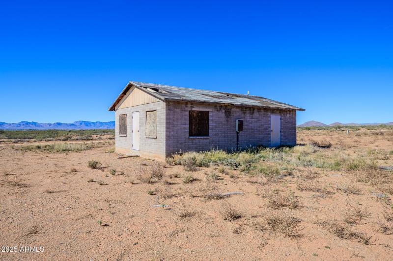 019 - 2909 E. Country Club Drive