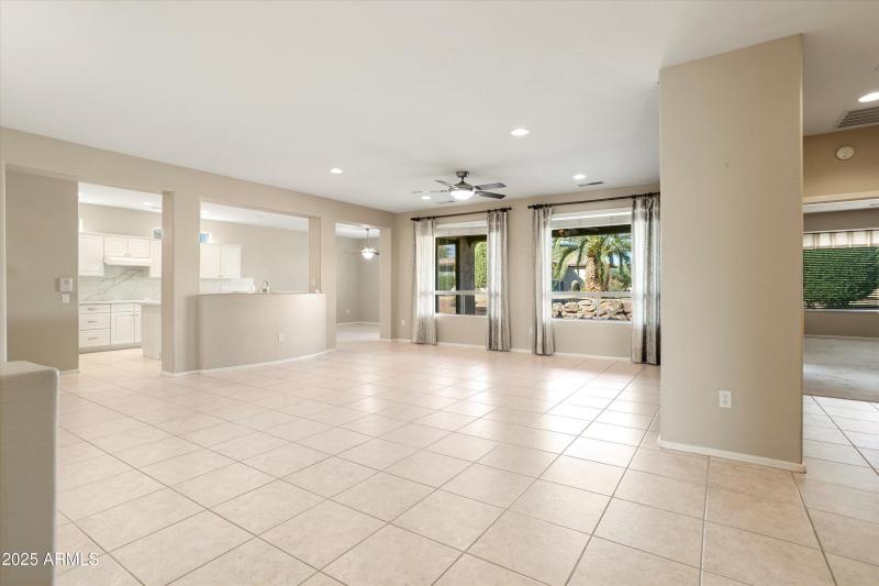 06-19722 N Regents Park Dr