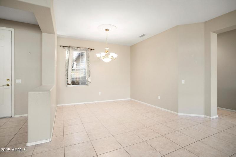 09-19722 N Regents Park Dr