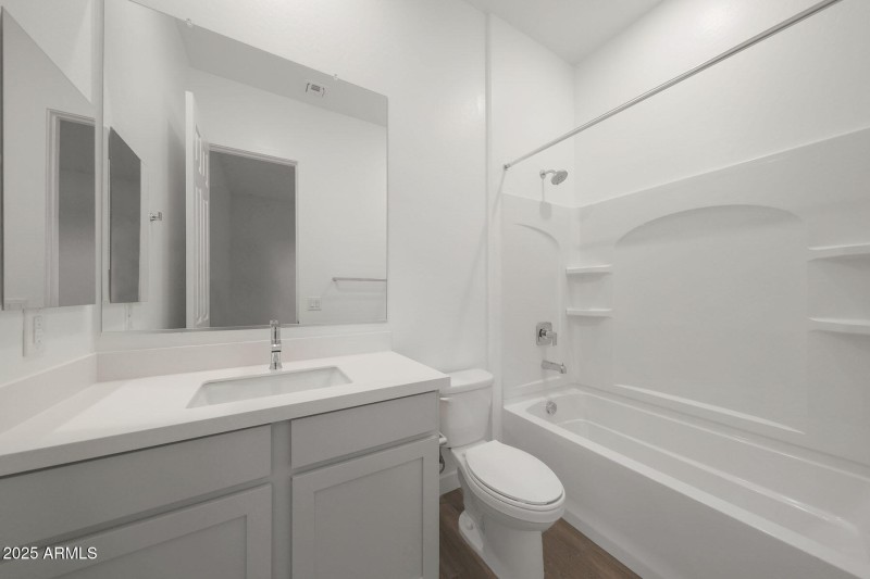 PHX_Landmarke_lot 1187_Mahogany_349_bath