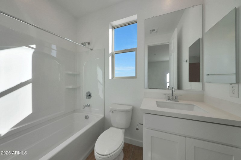 PHX_Landmarke_Lot 1188_redwood_333_bath3