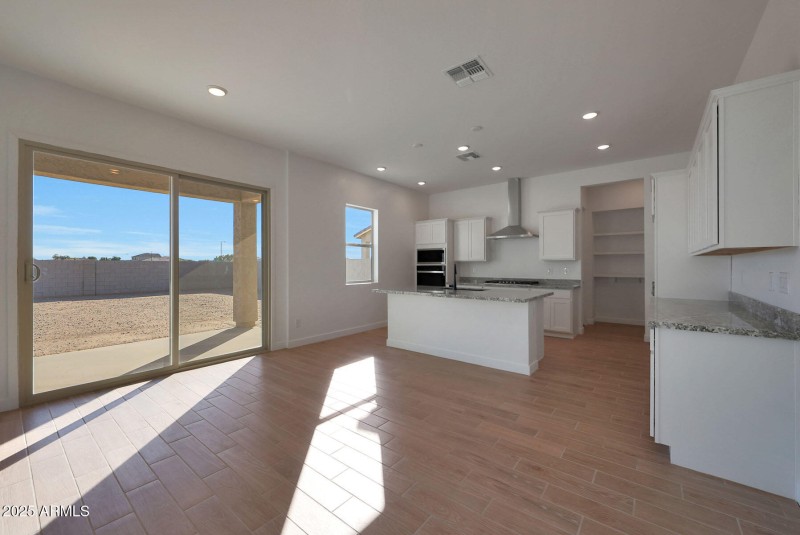 PHX_Landmarke_Lot 1188_redwood_333_kitch