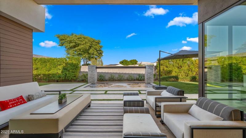 67-web-or-mls-Backyard4