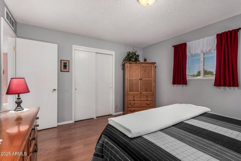 Divided light dual pane windows