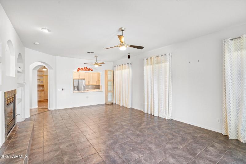 08-Family Room to Dining