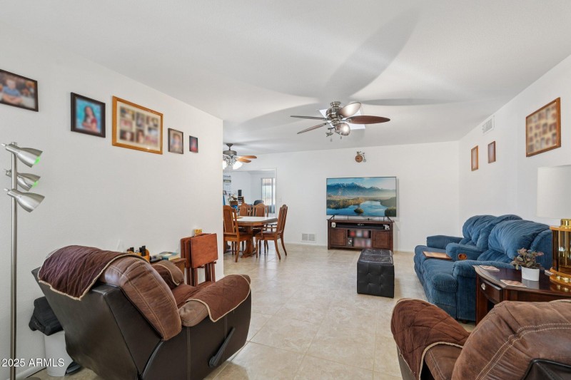 10-web-or-mls-W Cameo Dr-S0512-010