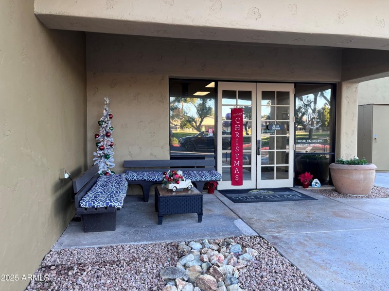 COMMUNITY HAIR SALON