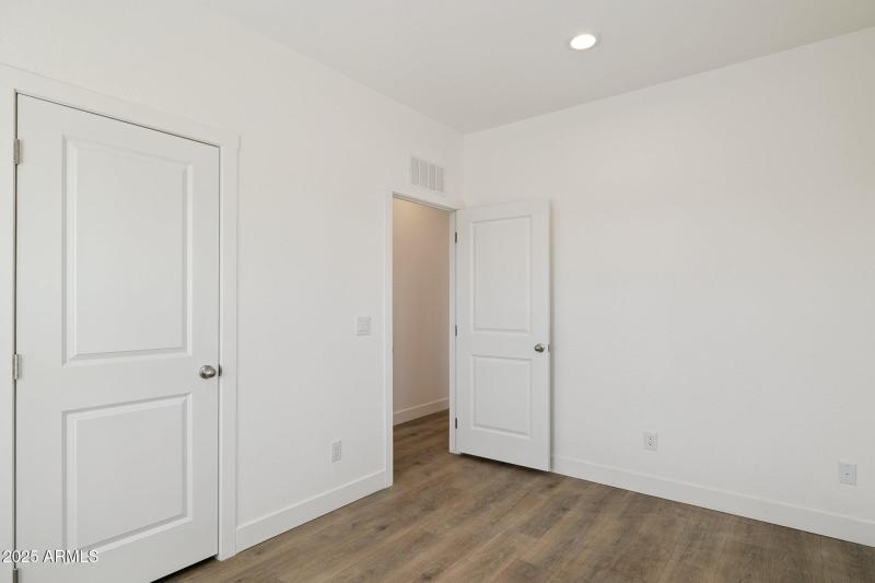 28-web-or-mls-18110-n-amelia-dr