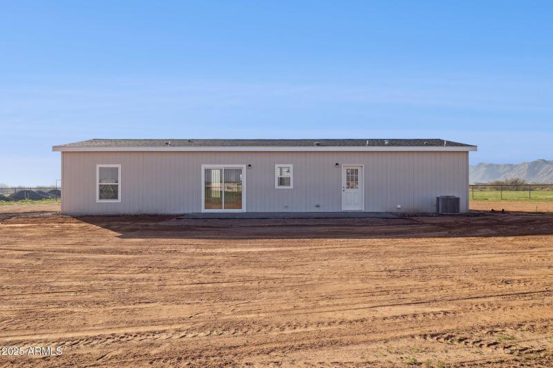 32-web-or-mls-18110-n-amelia-dr