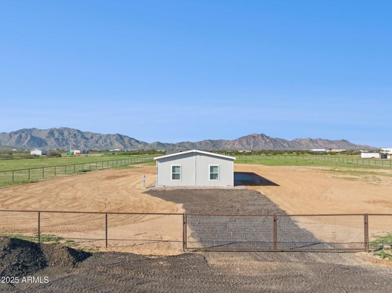 34-web-or-mls-18110-n-amelia-dr