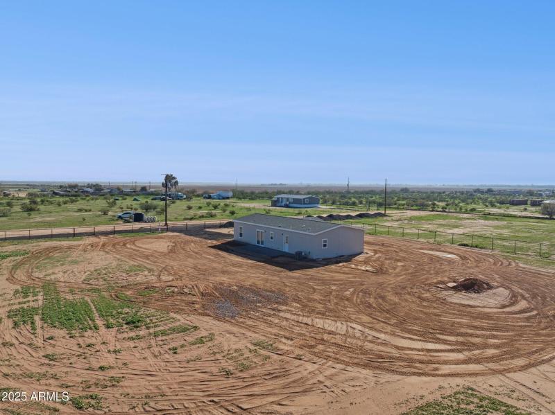 39-web-or-mls-18110-n-amelia-dr