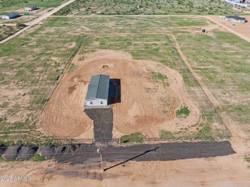 46-web-or-mls-18110-n-amelia-dr