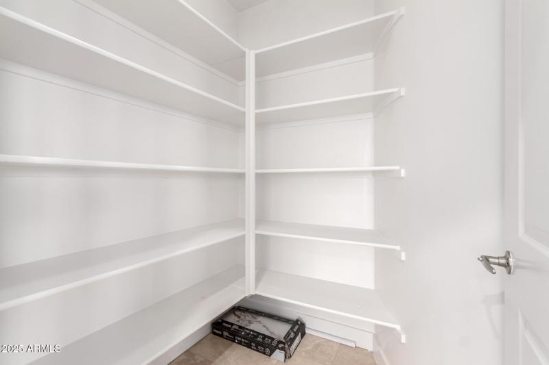 Walk in Pantry
