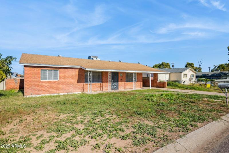 3-web-or-mls-528-e-laurel-dr