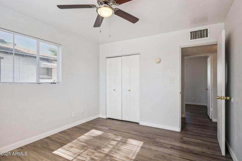 23-web-or-mls-528-e-laurel-dr