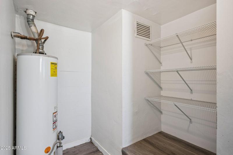 24-web-or-mls-528-e-laurel-dr