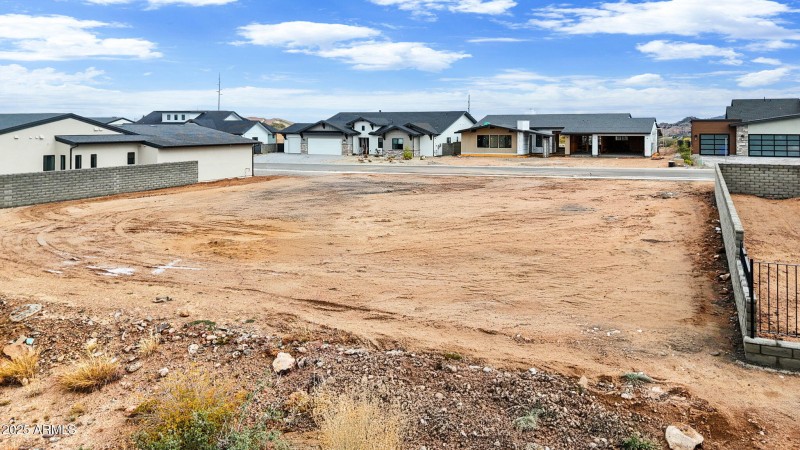 13-Lot Photo (3) (2)