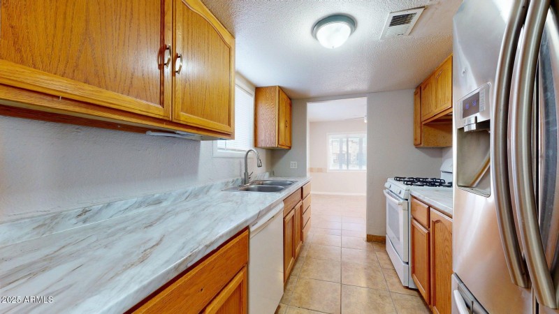 2224-N-24th-Pl-12032025_221701