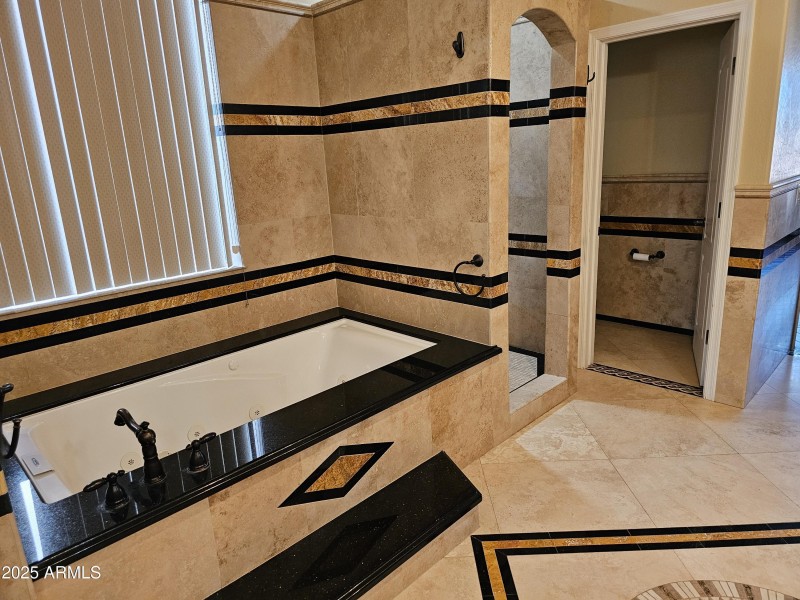 6ee025bb62a54e43a6bb4a45813b706a