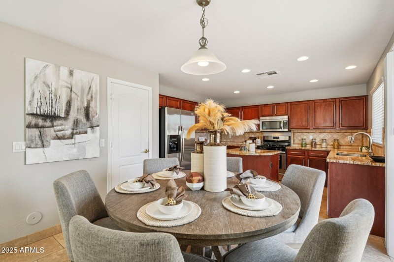 16-web-or-mls-N 63rd Dr-S0412-016